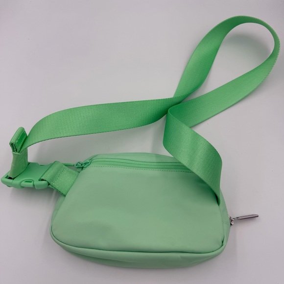 Lululemon Everyday Belt Bag 1L Citra Lime - Picture 4 of 6